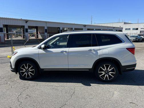 2019 Honda Pilot Touring 8-Passenger