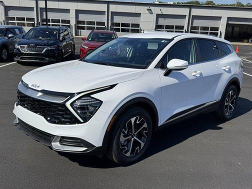 Glacial White Pearl 2025 Kia Sportage EX