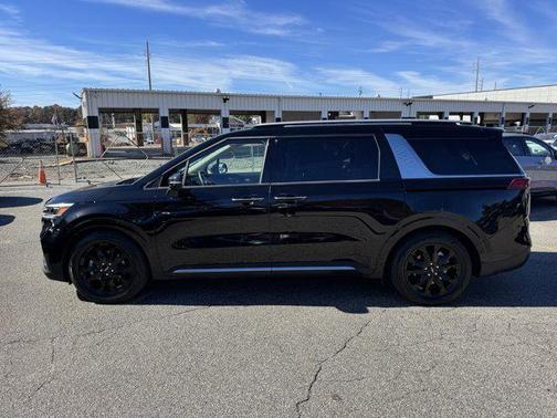 2024 Kia Carnival SX