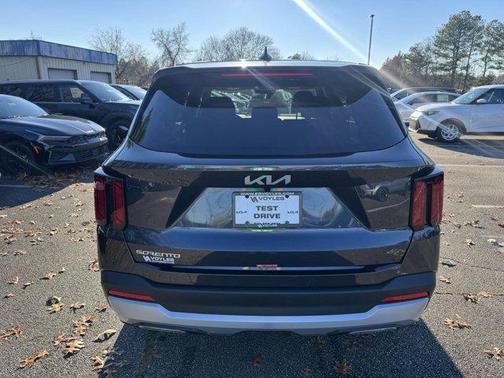 2025 Kia Sorento LX
