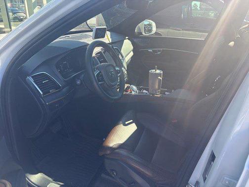 2024 Volvo XC90 B6 Ultimate Bright Theme 7-Seater