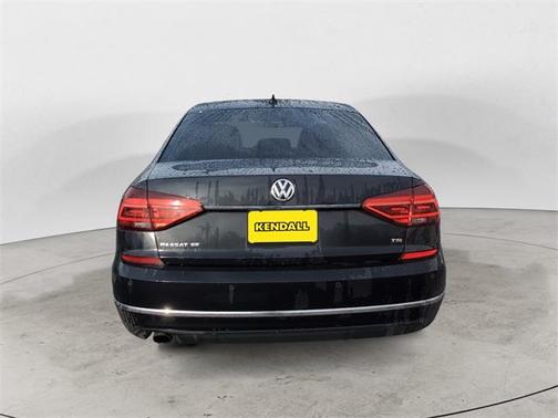 2017 Volkswagen Passat 1.8T SE w/Technology