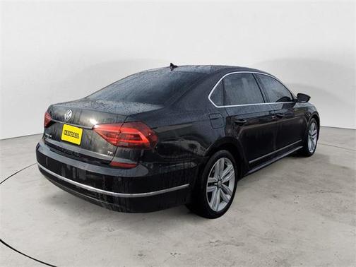 2017 Volkswagen Passat 1.8T SE w/Technology