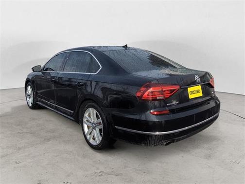 2017 Volkswagen Passat 1.8T SE w/Technology