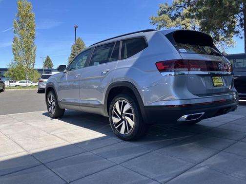 2025 Volkswagen Atlas 2.0T SE w/Technology 4MOTION