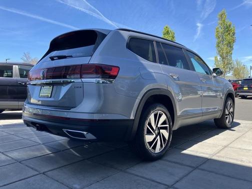 2025 Volkswagen Atlas 2.0T SE w/Technology 4MOTION