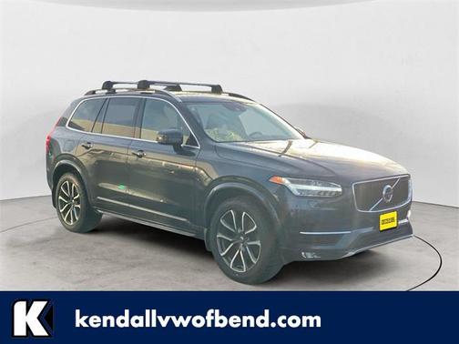 2016 Volvo XC90 T6 Momentum