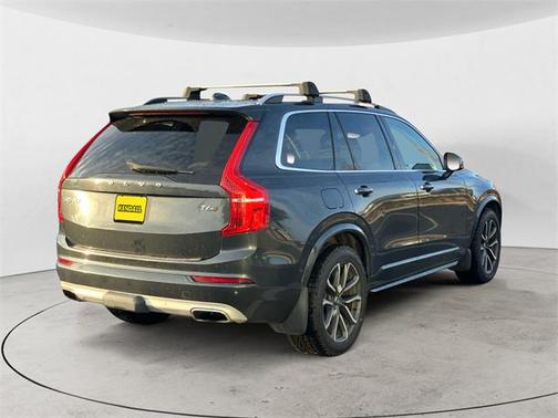 2016 Volvo XC90 T6 Momentum