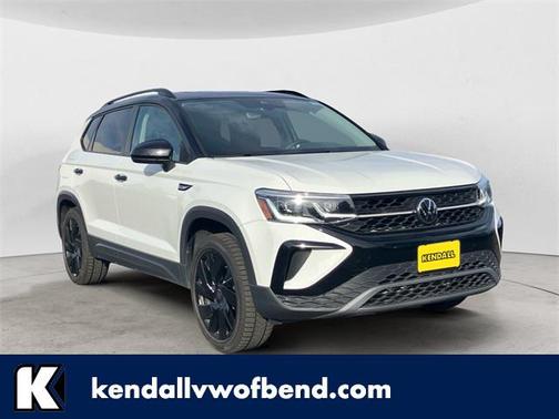 2024 Volkswagen Taos 1.5T SE Black