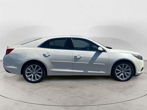 White Diamond Tricoat 2013 Chevrolet Malibu 2LT
