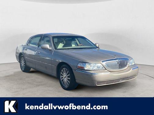 2003 Lincoln Town Car Signature