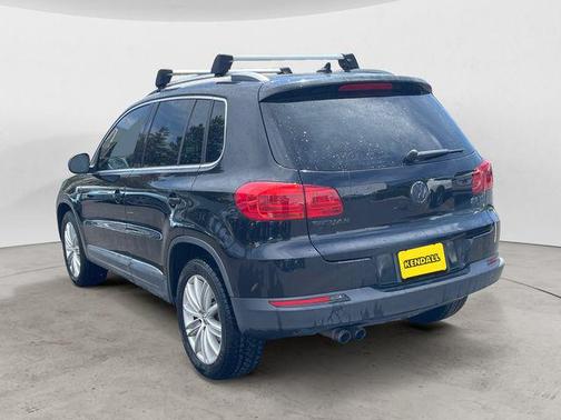 Deep Black 2014 Volkswagen Tiguan 4MOTION Auto SEL