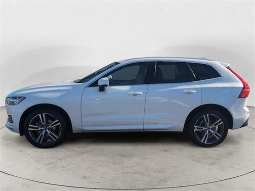 2021 Volvo XC60 T5 Momentum
