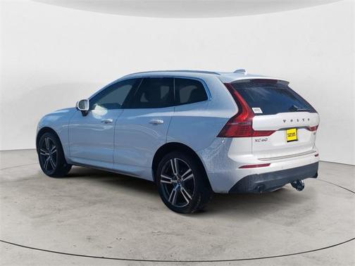 2021 Volvo XC60 T5 Momentum
