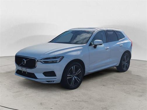 2021 Volvo XC60 T5 Momentum