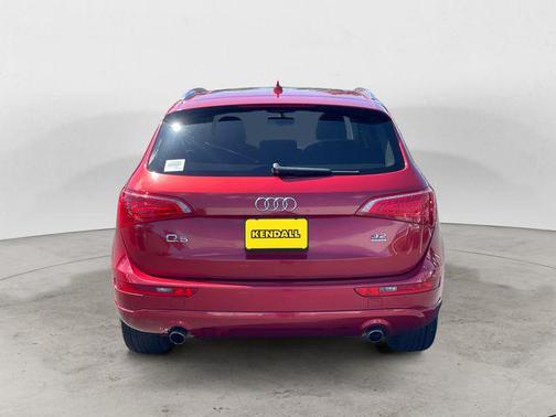 Garnet Red 2010 Audi Q5 3.2 Premium quattro