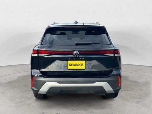Deep Black 2025 Volkswagen Tiguan 2.0T S 4MOTION