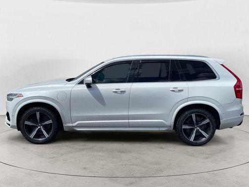 Crystal White Pearl 2017 Volvo XC90 Hybrid T8 R-Design