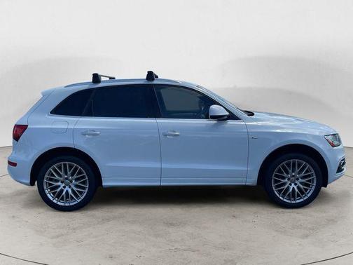 Glacier White 2017 Audi Q5 2.0T Premium Plus