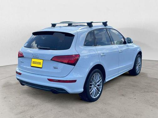 Glacier White 2017 Audi Q5 2.0T Premium Plus