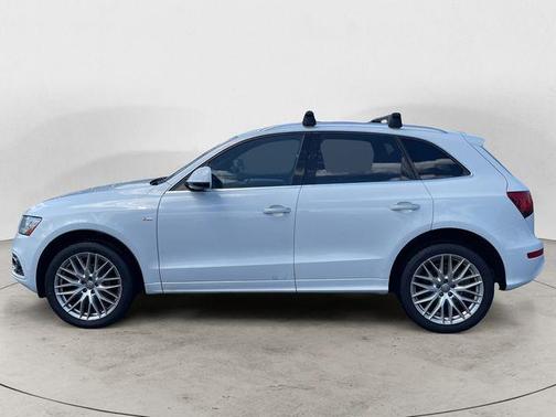 Glacier White 2017 Audi Q5 2.0T Premium Plus