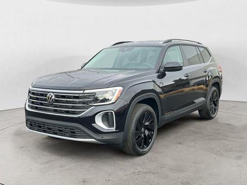 Deep Black Pearl 2026 Volkswagen Atlas 2.0T SE w/Technology 4MOTION