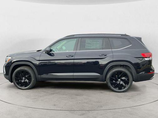 Deep Black Pearl 2026 Volkswagen Atlas 2.0T SE w/Technology 4MOTION
