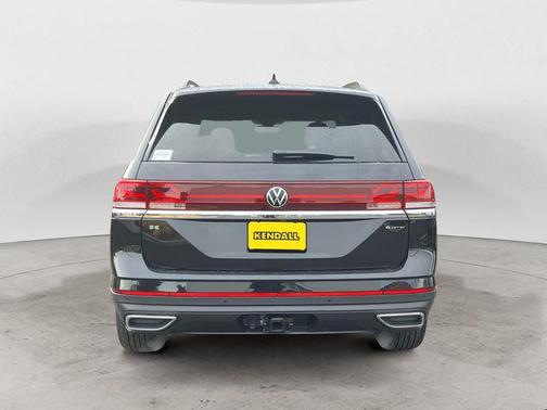 Deep Black Pearl 2026 Volkswagen Atlas 2.0T SE w/Technology 4MOTION