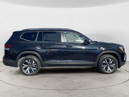 Deep Black Pearl 2026 Volkswagen Atlas 2.0T SE