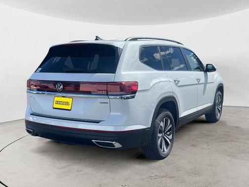 White Pearl 2026 Volkswagen Atlas 2.0T SE