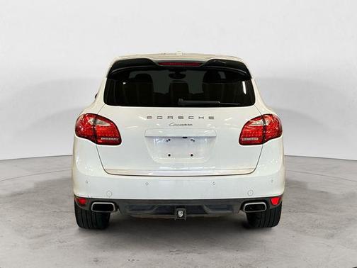 2014 Porsche Cayenne Platinum Edition