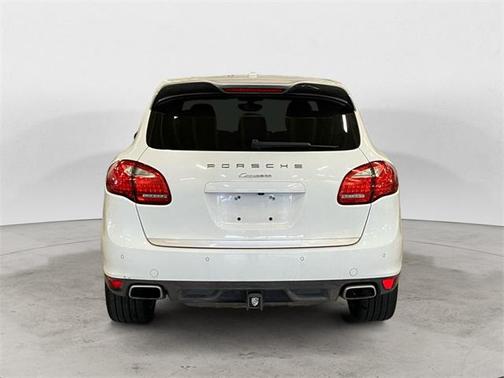 2014 Porsche Cayenne Platinum Edition