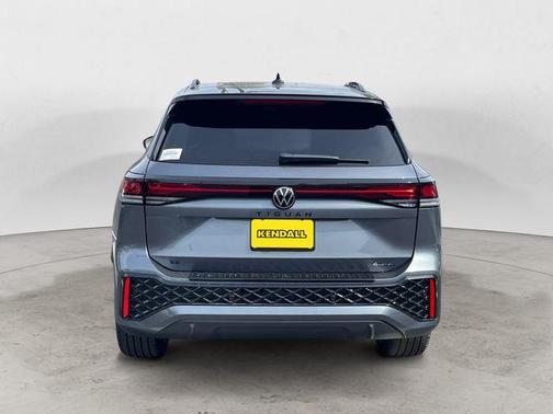 Platinum 2026 Volkswagen Tiguan 2.0T SE R-Line Black 4MOTION