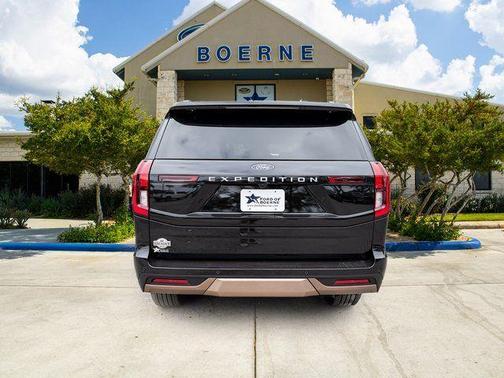 Agate Black Metallic 2025 Ford Expedition King Ranch