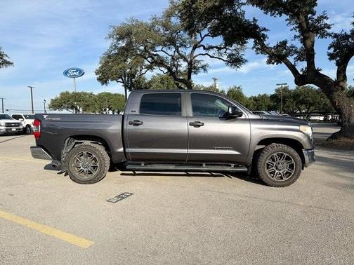 2017 Toyota Tundra SR5
