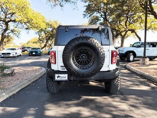 Oxford White 2025 Ford Bronco Outer Banks