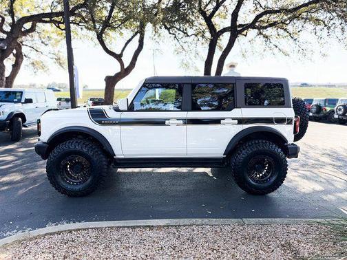 Oxford White 2025 Ford Bronco Outer Banks