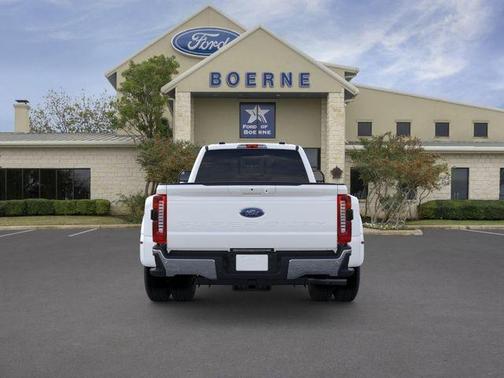 Star White 2026 Ford F-350 Lariat Super Duty