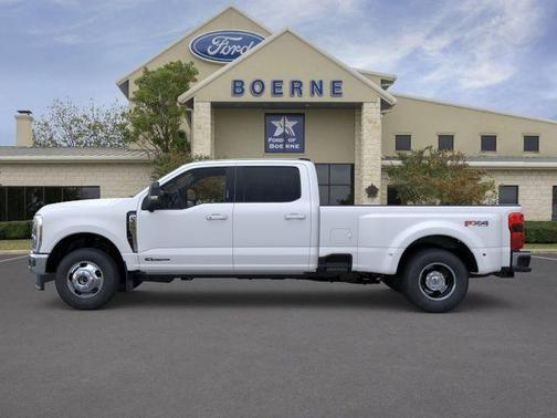 Star White 2026 Ford F-350 Lariat Super Duty