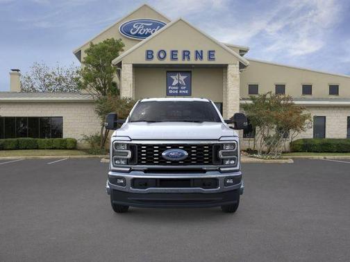 Star White 2026 Ford F-350 Lariat Super Duty