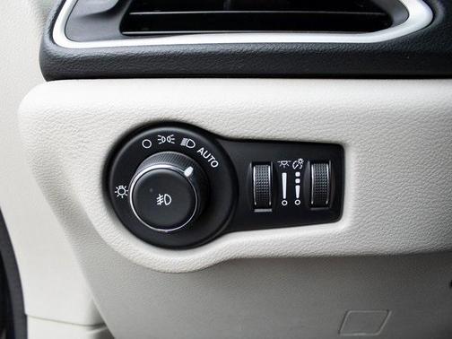 2020 Chrysler Pacifica Touring-L