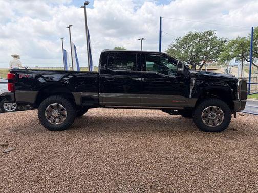Agate Black Metallic 2026 Ford F-250 King Ranch