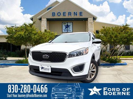 Snow White Pearl 2017 Kia Sorento LX