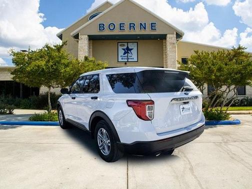 2022 Ford Explorer Base