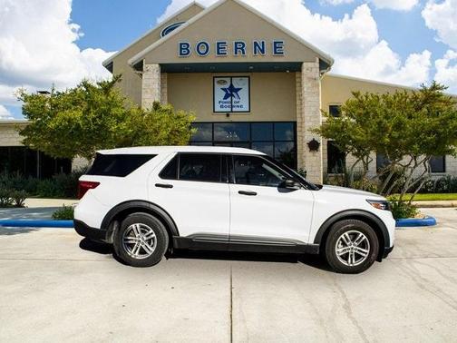 2022 Ford Explorer Base