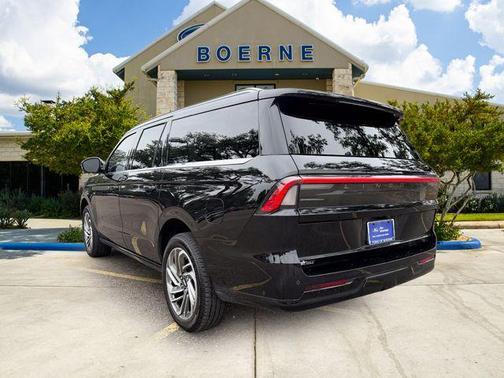 Black Metallic 2025 Lincoln Navigator L Reserve