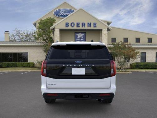 Space Silver 2025 Ford Expedition Active