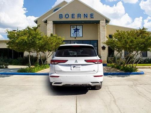 2023 Mitsubishi Outlander SE