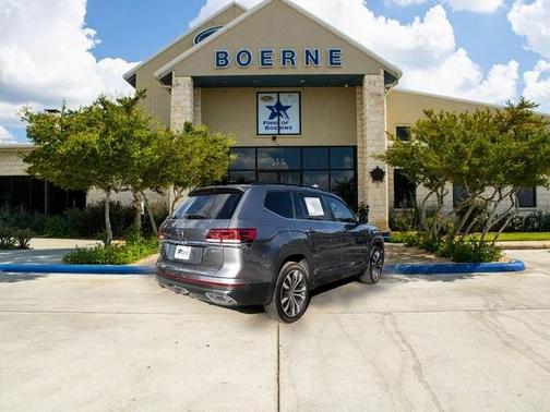 2022 Volkswagen Atlas 3.6L SE w/Technology