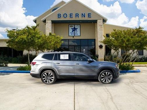 2022 Volkswagen Atlas 3.6L SE w/Technology